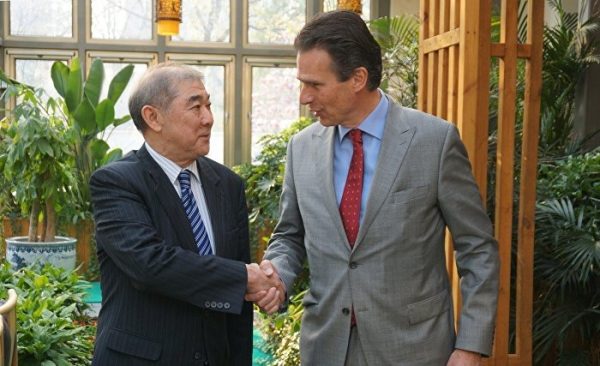 欧盟代表团拜访上合组织总部