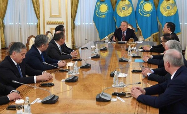 哈萨克斯坦总统会见上合组织成员国外交部长