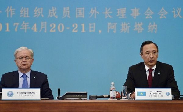 哈萨克斯坦外交部长与上合组织秘书长介绍上合组织成员国外长会议成果