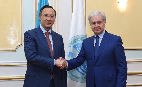 上合组织秘书长阿利莫夫访问哈萨克斯坦：与哈萨克斯坦外交部长阿布德拉赫曼诺夫举行会见