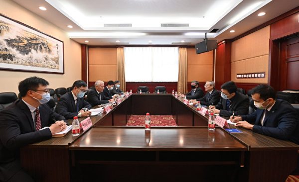 上海合作组织秘书长张明同中国科技部部长王志刚举行会见